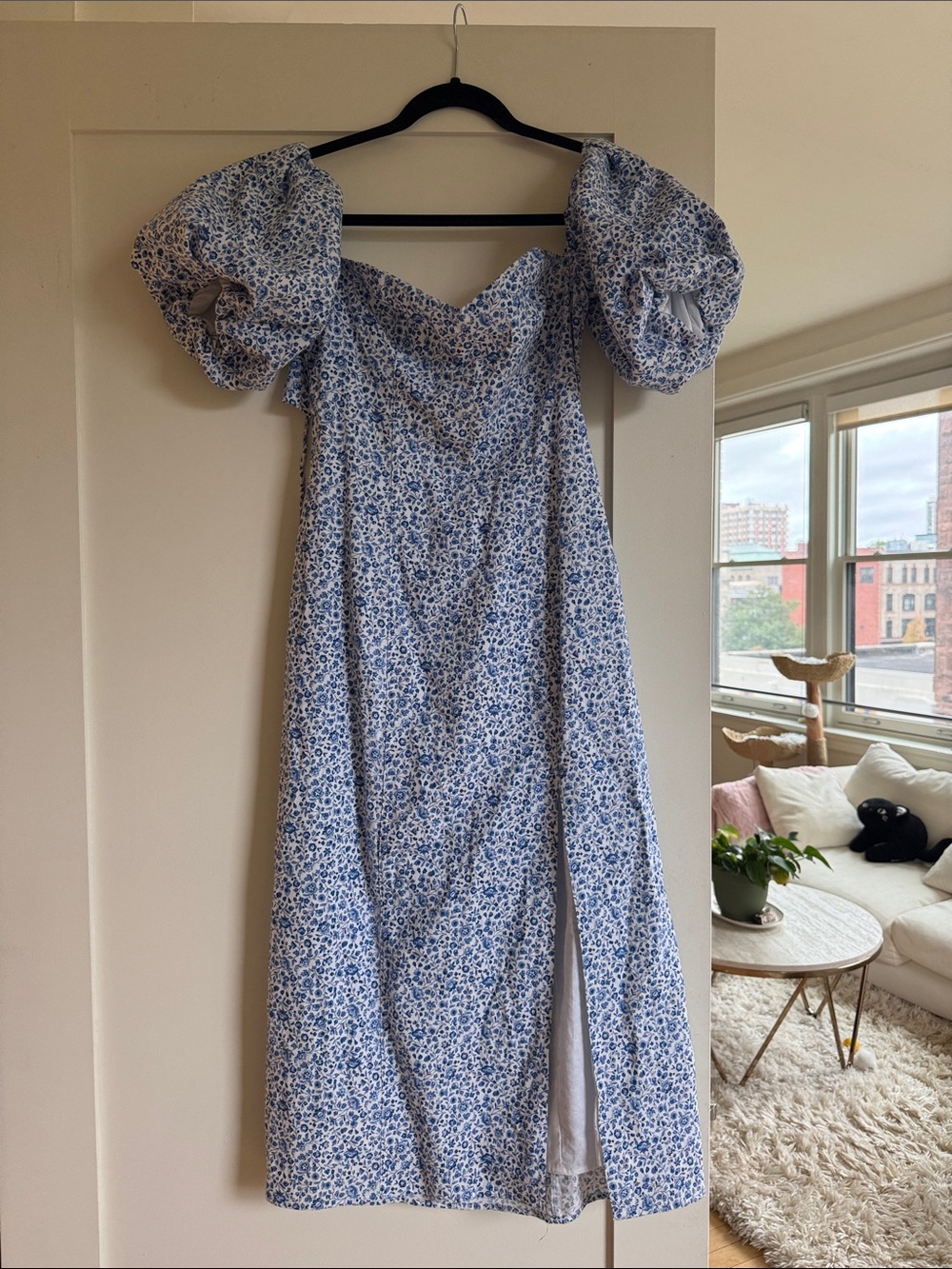 H&M Blue and White Floral Puff-Sleeve Midi Dress